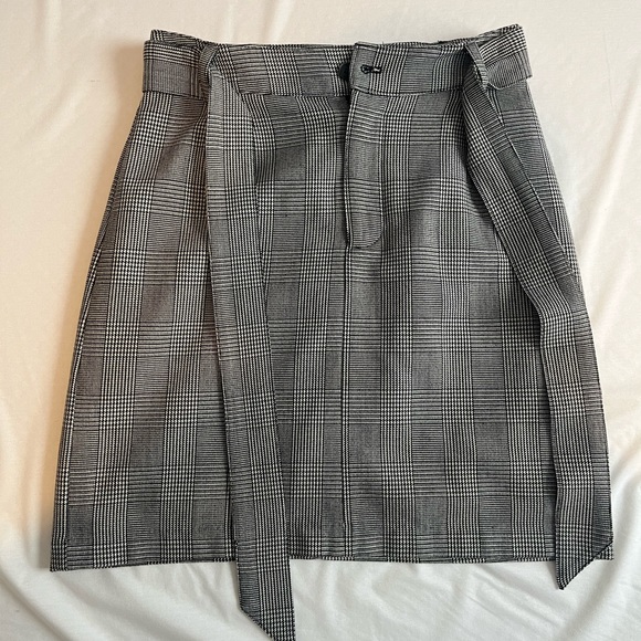 Simons Dresses & Skirts - Skirt